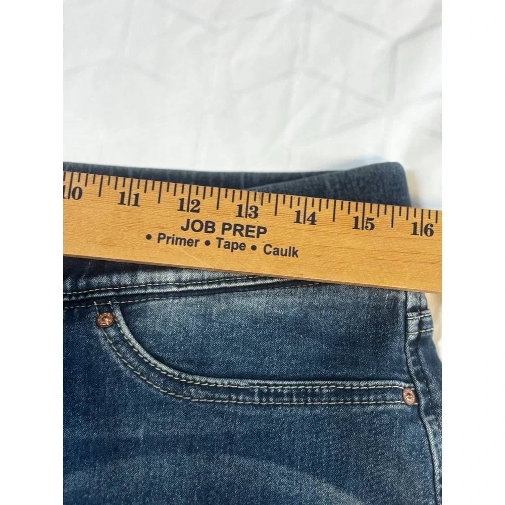 Signature by Levi Strauss tag shows